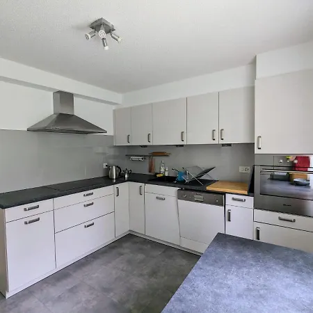 Petit Trianon 1,3 - Grosses Familiennest Komplett Renoviert Apartamento *