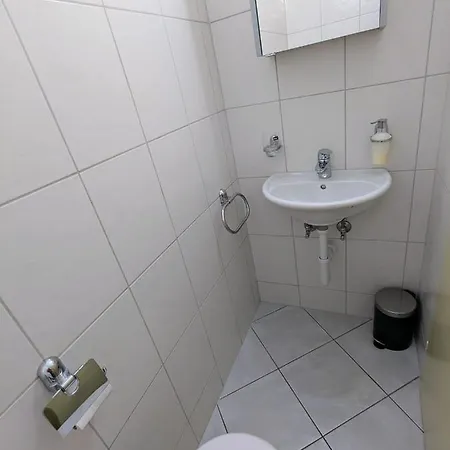 Apartamento Petit Trianon 1,3 - Grosses Familiennest Komplett Renoviert Leukerbad