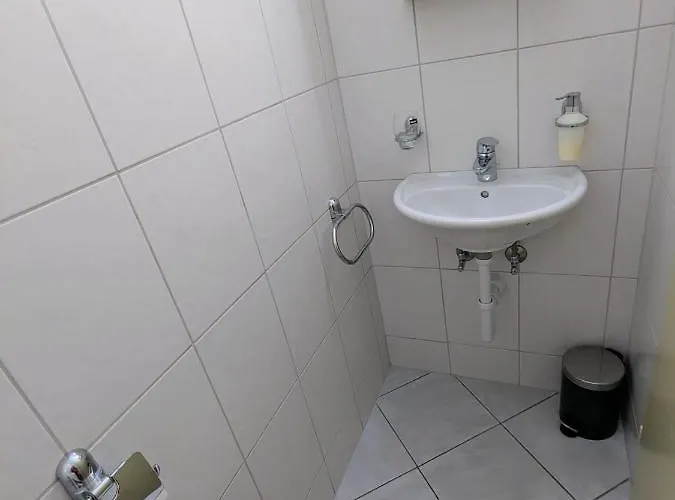 公寓 Petit Trianon 1,3 - Grosses Familiennest Komplett Renoviert 洛伊克巴德